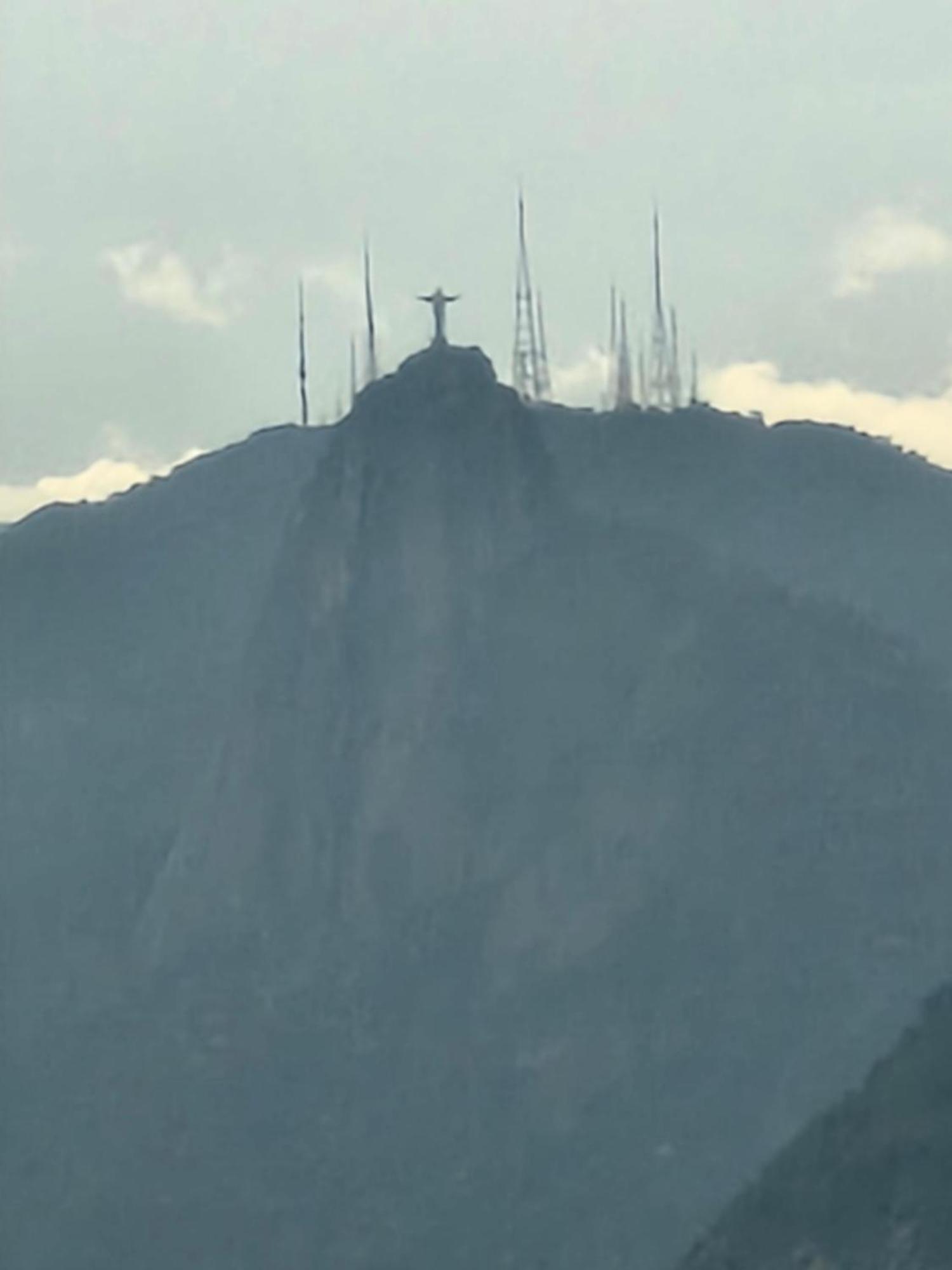 Suite Em Casa Familiar Da Mirian Niteroi Bagian luar foto
