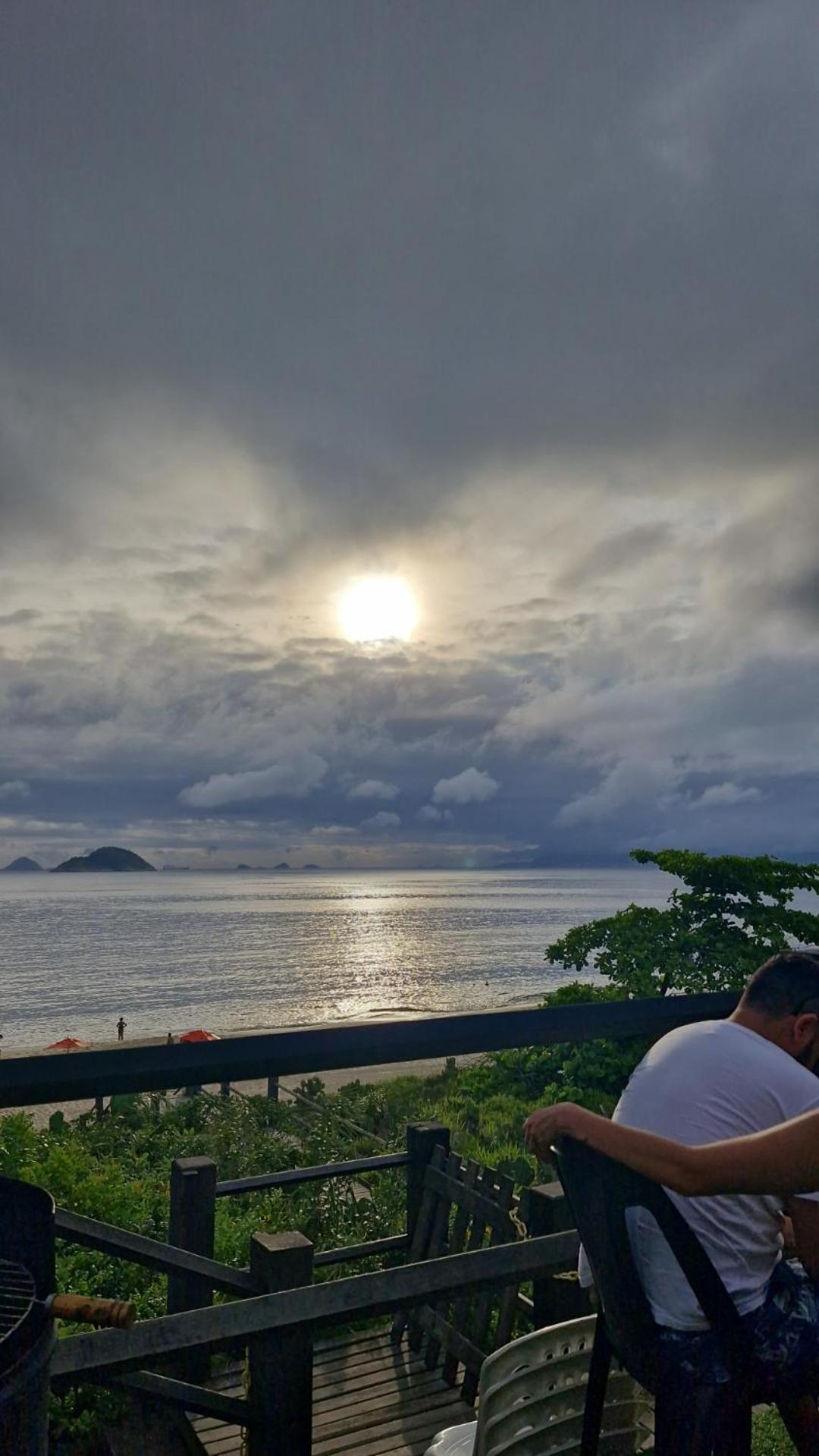 Suite Em Casa Familiar Da Mirian Niteroi Bagian luar foto