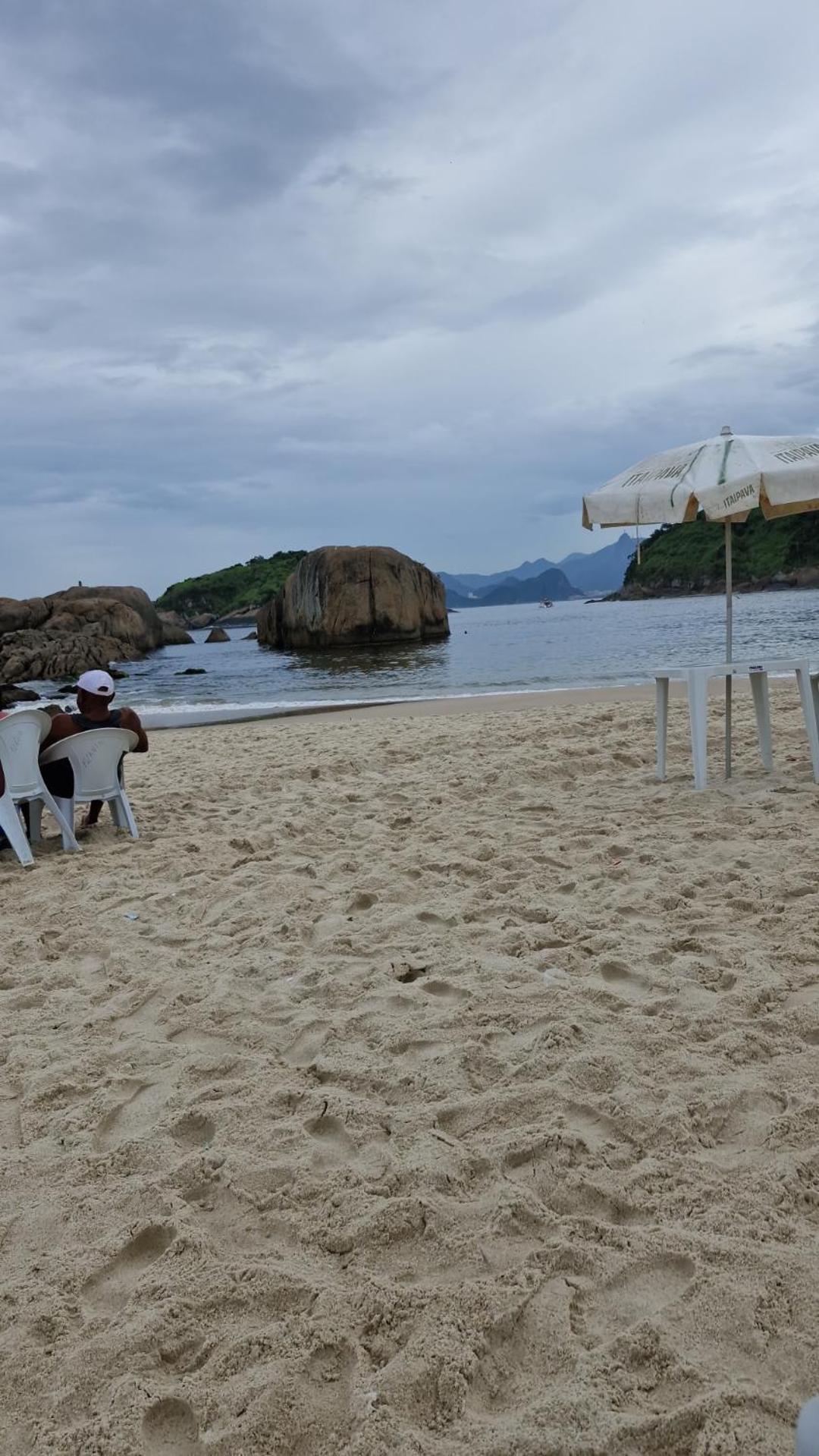 Suite Em Casa Familiar Da Mirian Niteroi Bagian luar foto